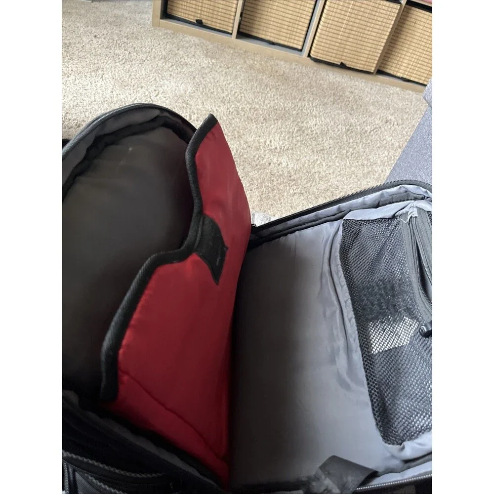 Wenger SWISS GEAR Synergy Pro 16 inch Laptop Backpack Black & Gray Shock Absorb